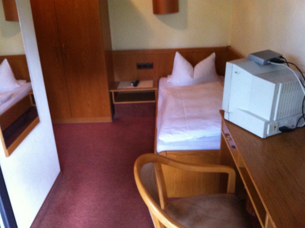 Hotel Bacchusstube Garni Goldbach  Экстерьер фото